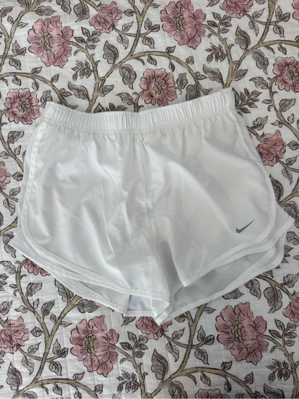 Nike women’s White Athletic Running Shorts